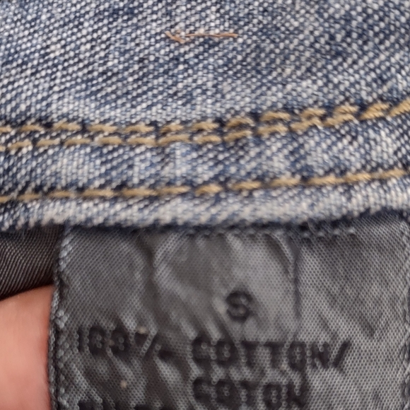 Vintage 1990s Long Liz Wear Denim Jacket with Wood Toggle Buttons size small - Picture 8 of 10